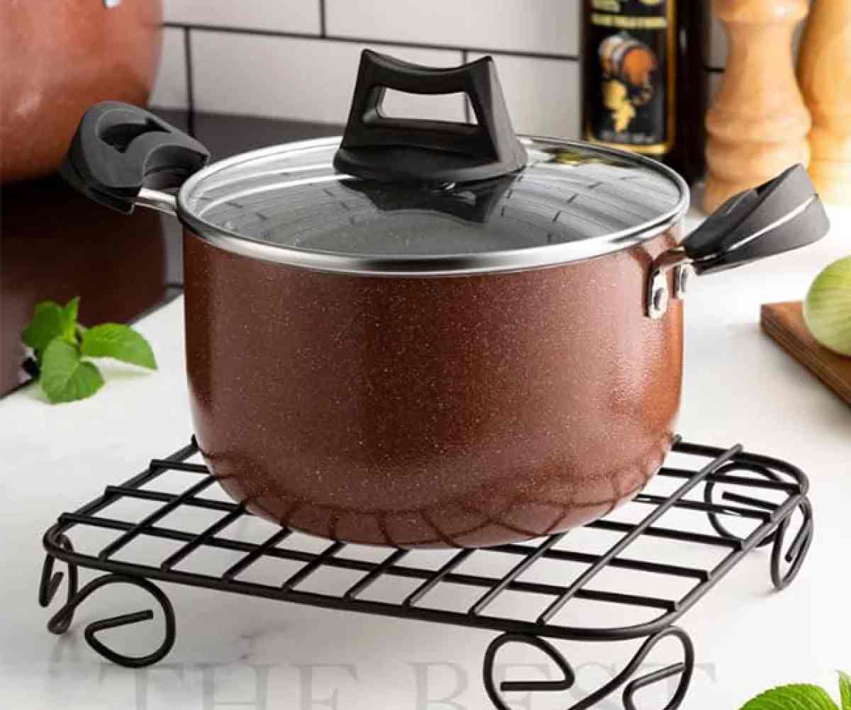 زیر قابلمه بزرگ