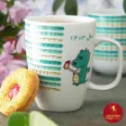ماگ دسته دار سوئدی چینی زرین طرح تقویم 1403 حجم 360 سی سی