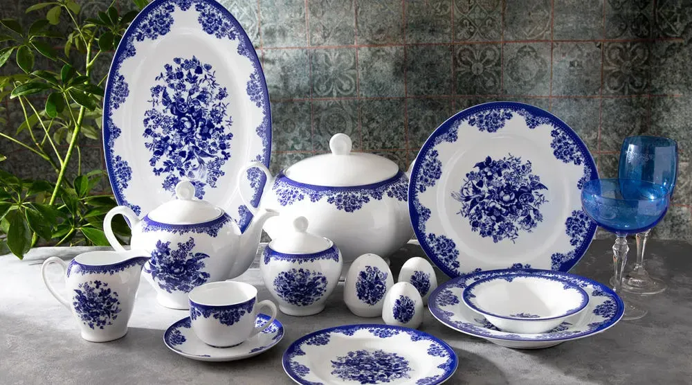 سرویس چینی گلدار آبی