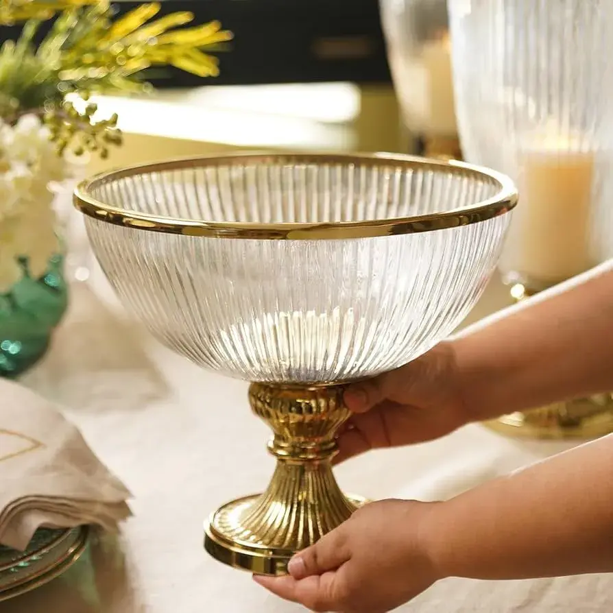 کاسه شیشه ای پایه دار