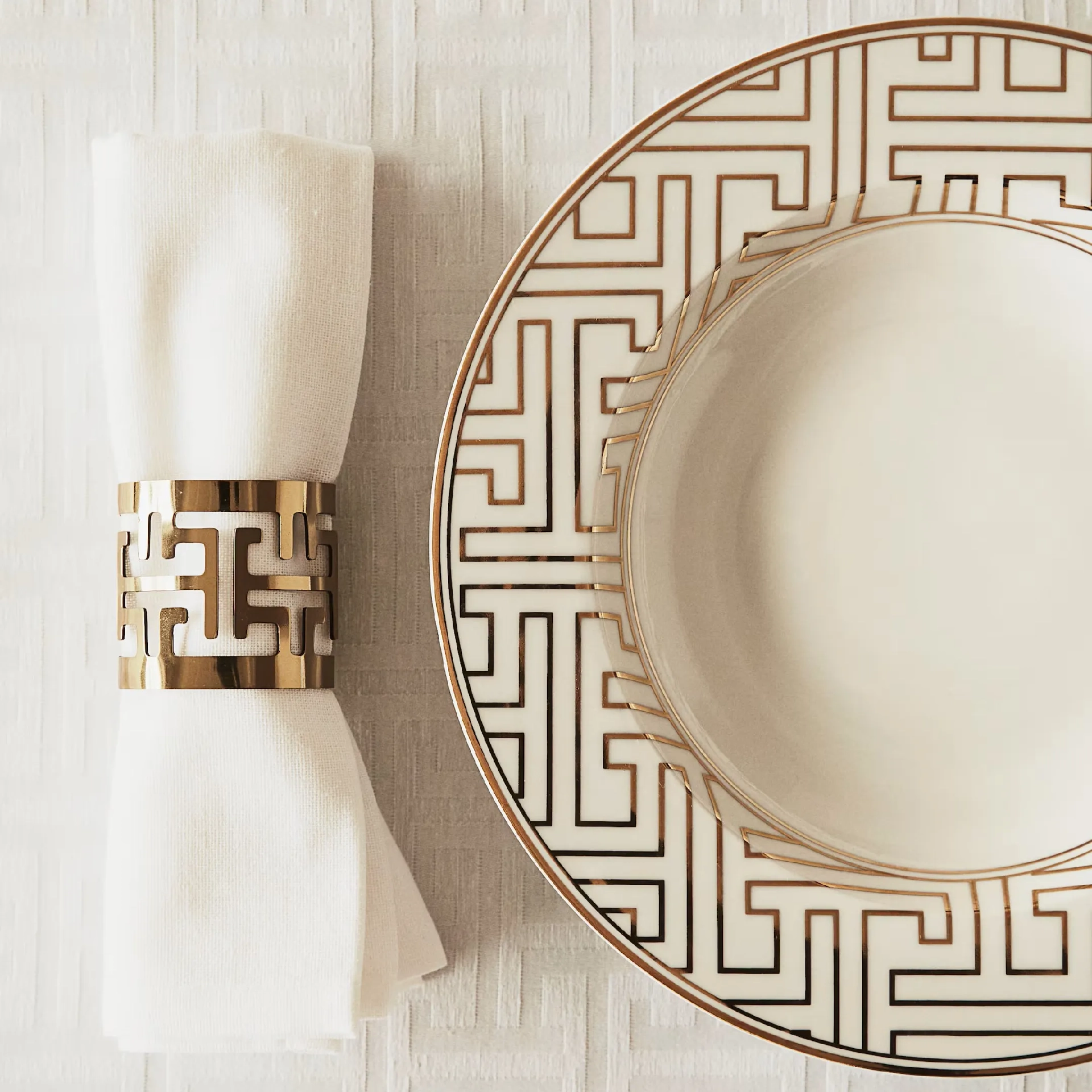 پیش دستی چینی مدل گل سرخی