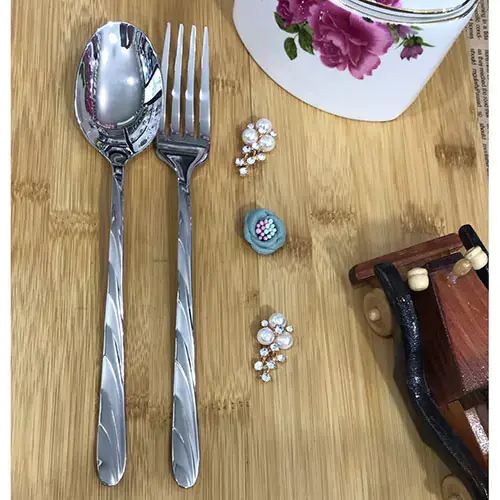 کاربرد سرویس قاشق چنگال ۱۸ نفره